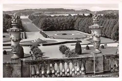 Scholss Herrenchiemsee Gartenanlage vor dem Schloss ngl 164.830