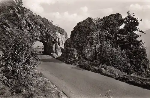 Schlucht - Pass-Straße ngl E3951