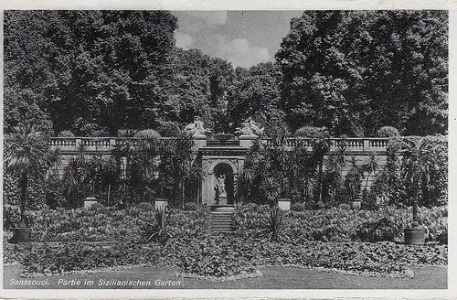Potsdam. Sanssouci, Partie im sizilianischen Garten ngl E4619
