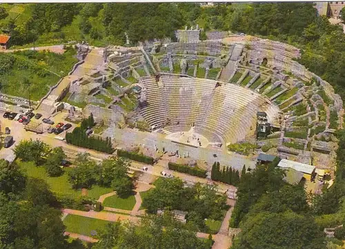 Lyon, Colline de Fourvière, les Théâtres Antique et ses jardins ngl E4412