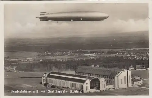 Friedrichshafen am Bodensee mit "Graf Zeppelin", Luftbild bahnpgl1934 E8893