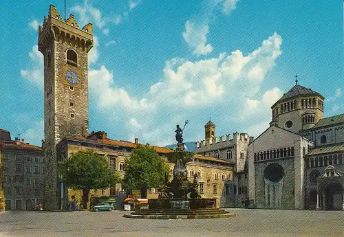 Trento, Piazzo Duomo ngl F0800