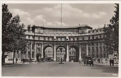 London, The Admirality Arch ngl F1102