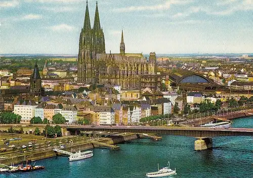 Köln a.Rh., Blick auf Altstadt mit Dom und Deutzer-Brücke ngl F1282