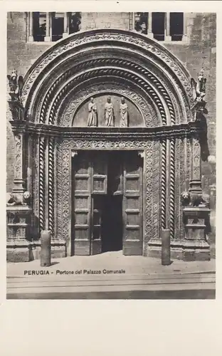 Perugia, Portone del Palazzo Municipale ngl F1627