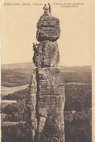 Sächs.Schweiz, Pfaffenstein, Kletterer a.d. Barbarine (Jungfernstein) ngl E6979