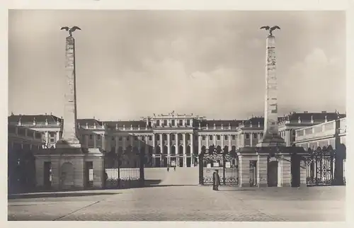 Wien, Schloß Schönbrunn, Haupttor ngl F1720