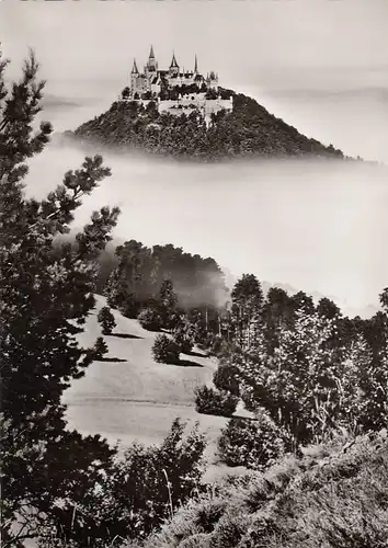 Burg Hohenzollern im Nebelkranz ngl F4243