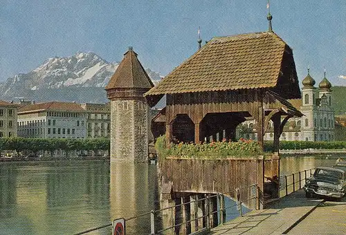 Luzern, Kapellbrücke mit Wasserturm und Pilatus ngl F0859