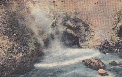 Yellowstone Nat.Park, The Dragon's Mouty ngl E8740