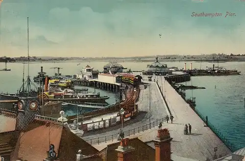 Southhampton Pier gl1913 F3440