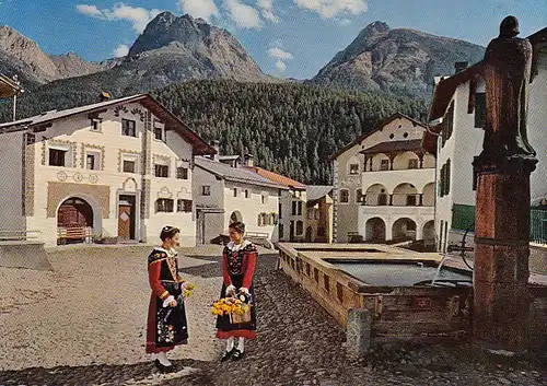 Scuol-Tarasp-Vulpera, Graubünden, Dorfplatz mit Museum gl1976 F4340