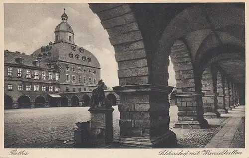Gotha, Schlosshof mit Wandelhallen ngl F0344