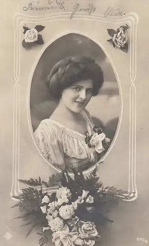 Dame mit Blumen glum 1910? E8255