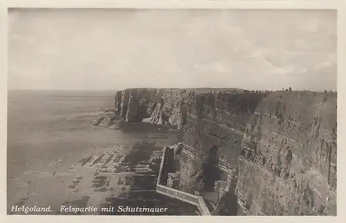 Helgoland, Felspartie mit Schutzmauer ngl F1771