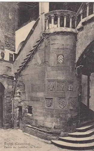Poppi (Casentino) Cortile del Castello, la Scala ngl F1257