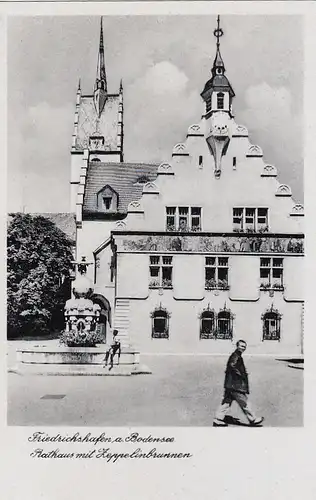 Friedrichshafen am Bodensee, Rathaus mit Zeppelinbrunnen ngl E9761