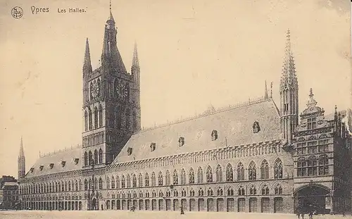 Ypres, Les Halles feldpgl1916 F0453