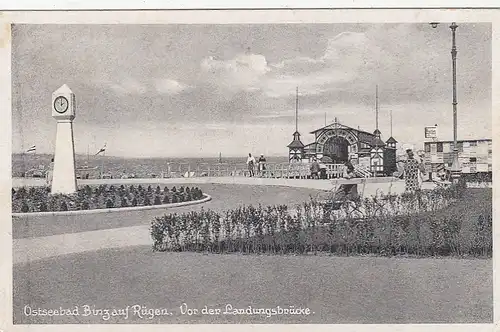 Ostseebad Binz auf Rügen, Vor der Landungsbrücke ngl F1866