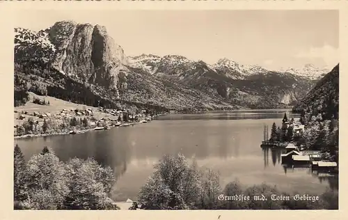 Grundlsee mit Toten Gebirge gl1939 F3710