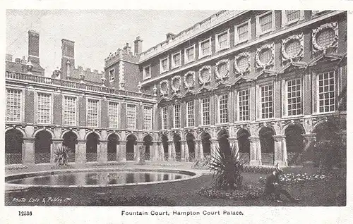 London, Hampton Court Palace, Fountain Court ngl F2736