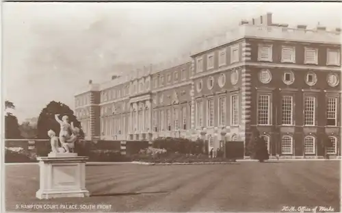 London, Hampton Court Palace, South Front ngl F1100