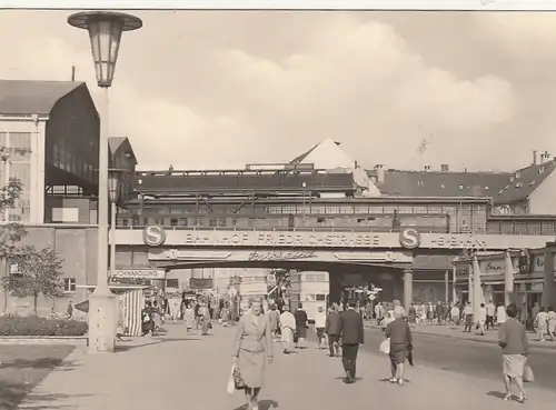 Berlin, Bahnhof Friedrichstrasse ngl F7007