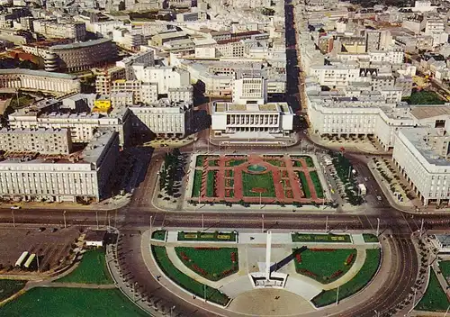 Brest (Nord-Finistère) Place du Maréchal-Leclerc et place de la Liberté gl1969 F3157