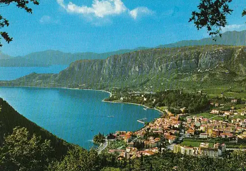 Lago di Garda, Garda, Panorama vista della Rocca ngl F4371