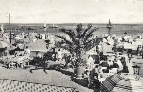 Ostseeheilbad Grömitz in Holst., Blick von der Terrasse gl1950 F8076