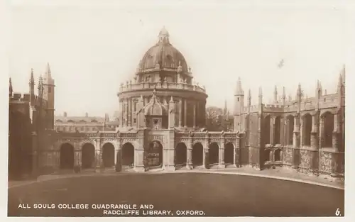 Oxford, All Souls Collge Quadrangle and Radclife Library ngl F9147