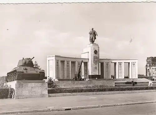 Berlin, Russ. Ehrenmal im Tiergarten ngl F7019