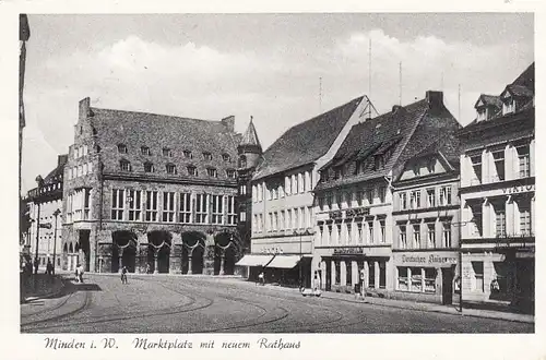 Minden, Westf., Marktplatz mit neuem Rathaus glum 1950? F6644