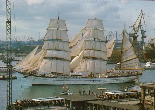 Hamburg, Segelschulschiff "Goch Fock" im Hafen gl1990 F5372