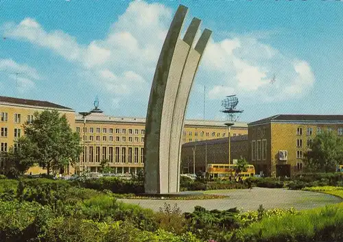 Berlin-Tempelhof, Luftbrücken-Denkmal "Hungerharke" ngl F7268