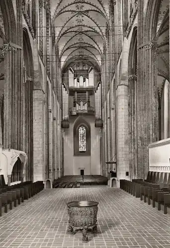 Lübeck, St.Marienkirche, Blick auf die große Orgel glum 1965? F7950