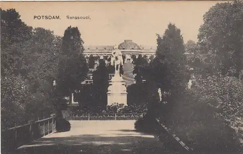 Potsdam. Schloss Sanssouci ngl G0424