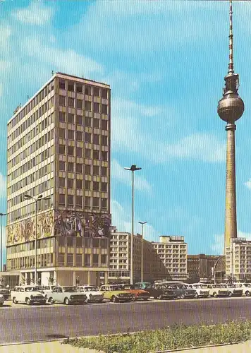 Berlin, Alexanderplatz, Haus des Lehrers glum 1970? F6543