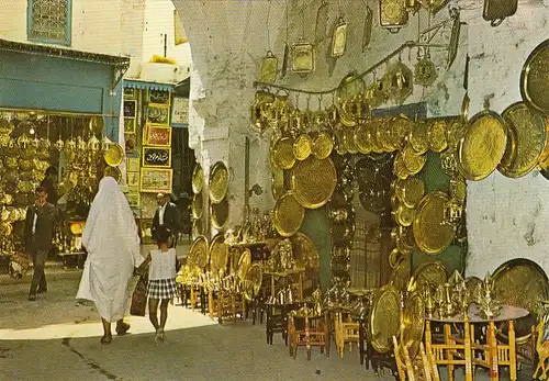 Tunesien, Tunis, Artisanat du cuivre ngl F4460