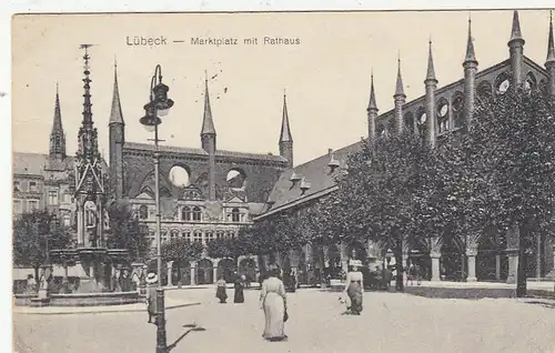 Lübeck, Marktplatz mit Rathaus glum 1910? F7902