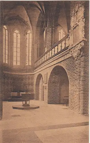 Lüneburg, St.Johanniskirche, TaufKapelle mit Altar und Taufkessel ngl F5823