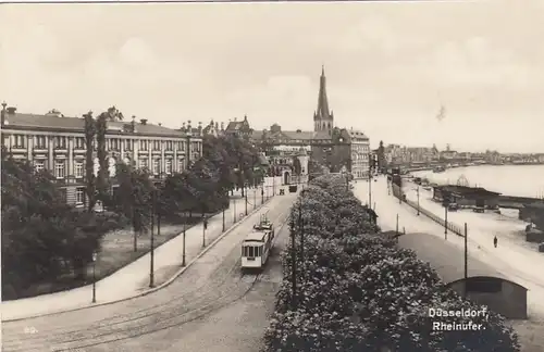 Düsseldorf Partie am Rheinufer ngl F9752