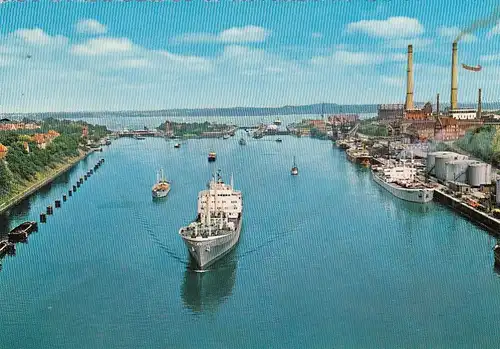 Kiel, Nord-Ostsee-Kanal mit Holtenauer Schleuse ngl F7471