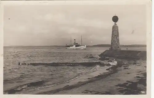 Ostseebad Travemünde, Hafeneinfahrt ngl F7923