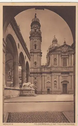 München, Feldherrnhalle mit Theatinerkirche ngl F9755