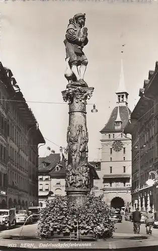 Bern, la fontaine du joeur de cornemuse gl1955 G5051