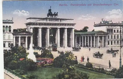 Berlin, Pariser Platz mit Brandenburger Tor ngl G3463
