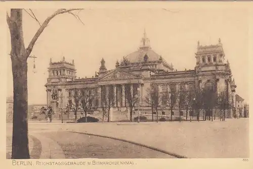 Berlin Bismarck vor Reichstagsgebäude ngl G3471