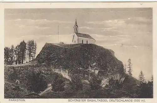 Parkstein, Kirchlein auf Basaltkegel ngl G0349