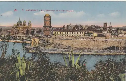 Marseille, La Cathédrale et le Fort St-Jean ngl G1748